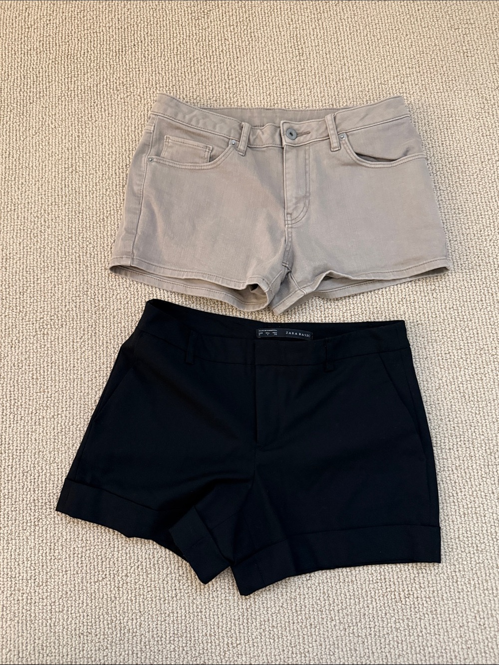 Like new Set of 2 shorts from Zara (size 25) and  Uniqlo (size S)